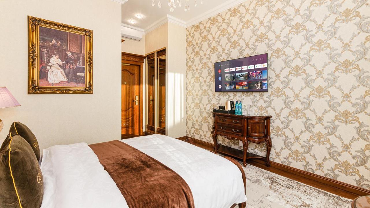 Gregory Boutique Hotel Chişinau Exteriör bild A room at the hotel