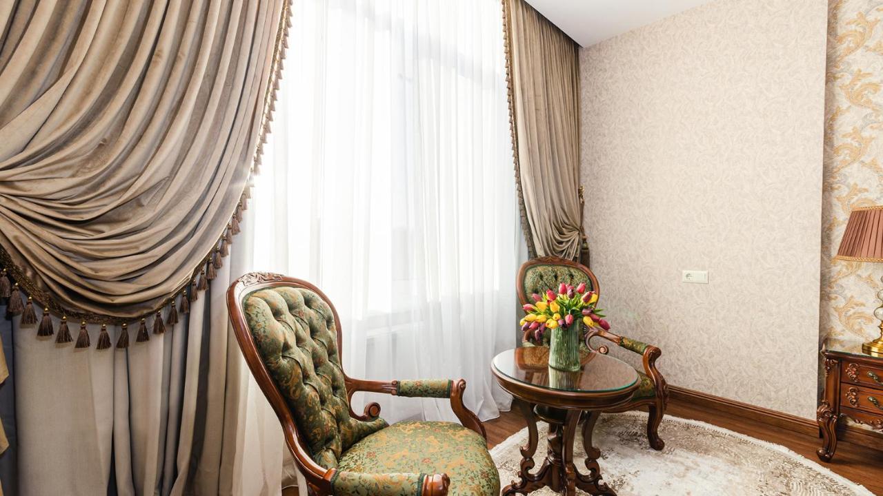 Gregory Boutique Hotel Chişinau Exteriör bild Curtains