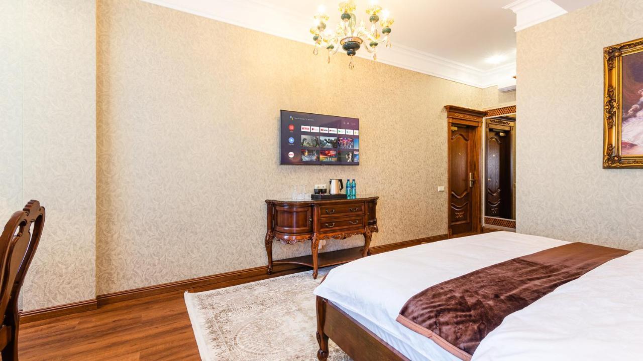 Gregory Boutique Hotel Chişinau Exteriör bild A room at the hotel