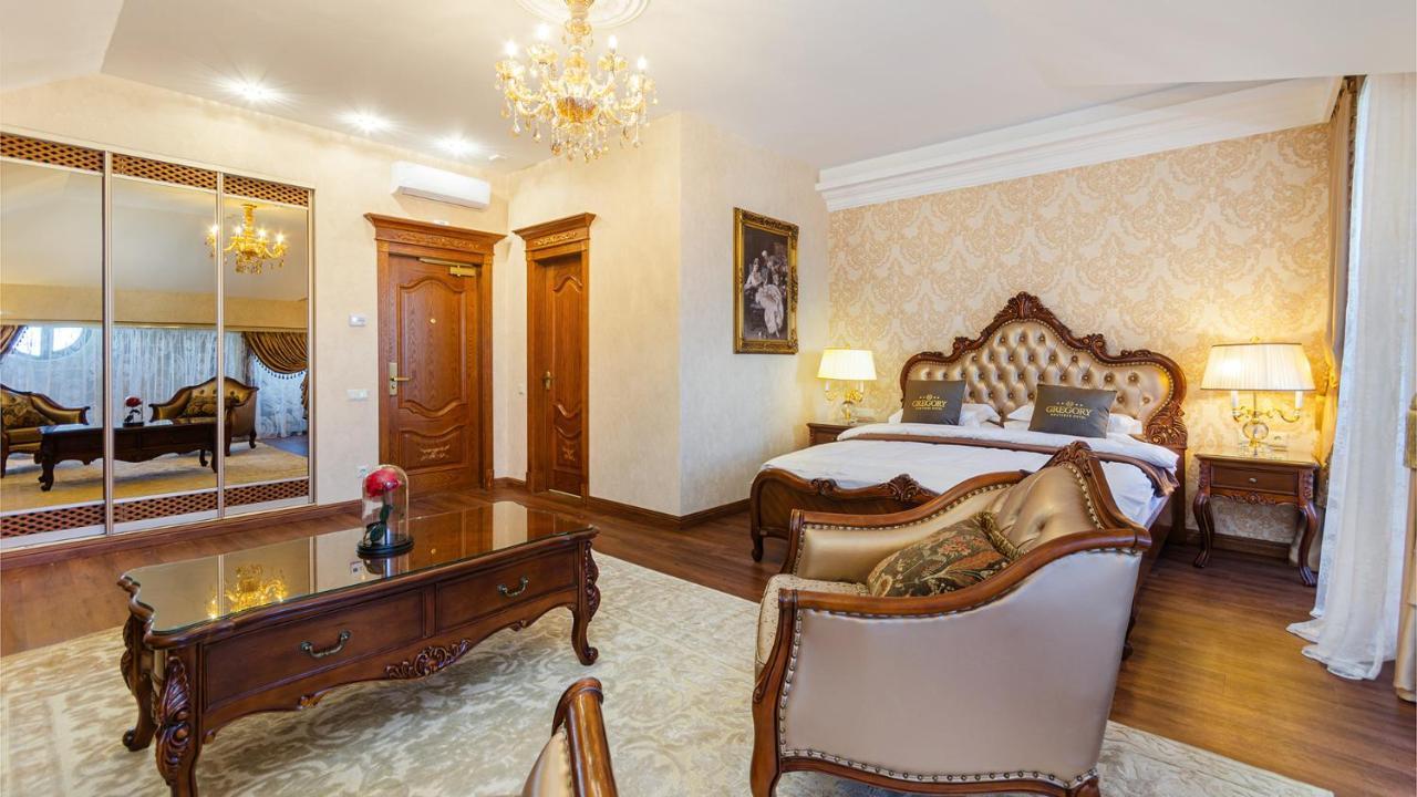 Gregory Boutique Hotel Chişinau Exteriör bild A bedroom at the hotel