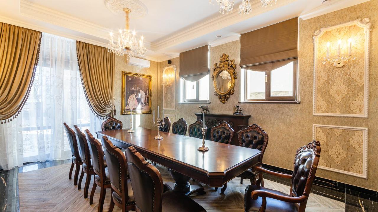 Gregory Boutique Hotel Chişinau Exteriör bild A dining room