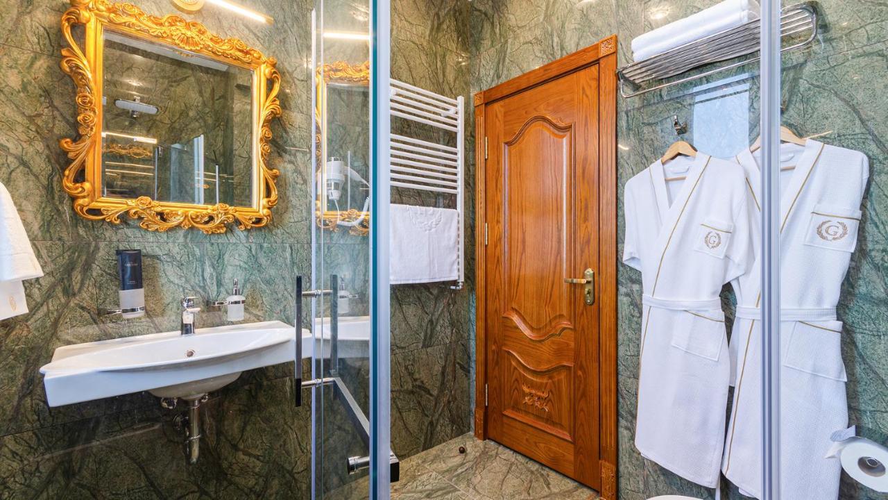Gregory Boutique Hotel Chişinau Exteriör bild Bathroom