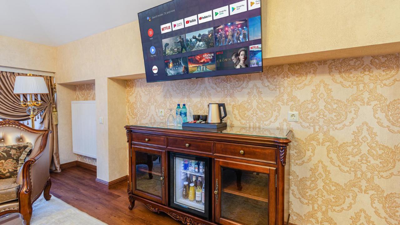Gregory Boutique Hotel Chişinau Exteriör bild A television mounted on a wall